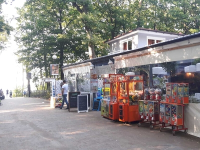 Pobierowo centrum przy samym zejściu na plażę, Bar Dyskoteka Pokoje