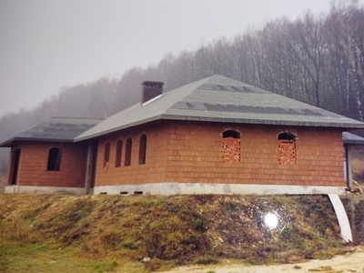 Sprzedam dom w stanie surowym z działkami budowlanymi: 11966m2.