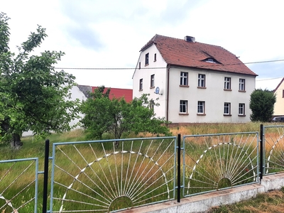 Dom z dużą działką w Nowych Jaroszowicach