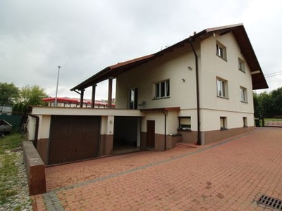 Dom do wynajęcia 7 pokoi Rzeszów, 300 m2, działka 2400 m2