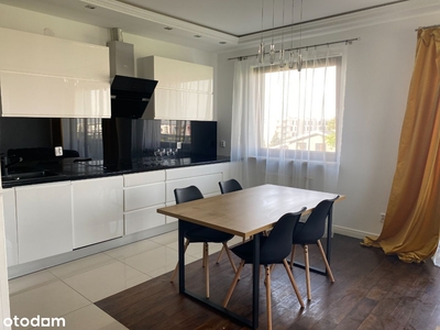 Słoneczny i narożny apartament z tarasem, METRO