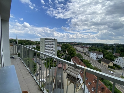 3 pokoje, balkon z widokiem na zieleń i miasto