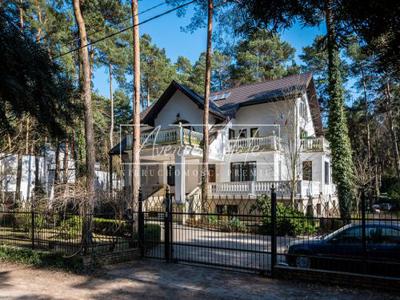 Dom na sprzedaż 10 pokoi Magdalenka, 800 m2, działka 1804 m2