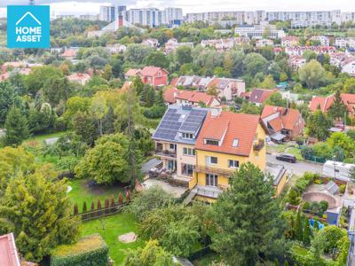 Dom w spokojnej okolicy blisko centrum