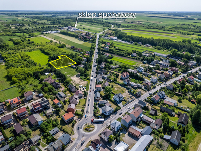 Działka w centrum Piątnicy z murowanym garażem !!!