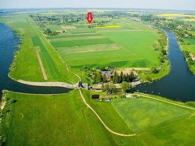 Działka na sprzedaż w zaciszu zabytkowej wsi