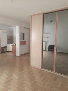 Targówek ul. Malborska - 39 m, os. zamkn., przy st. metra