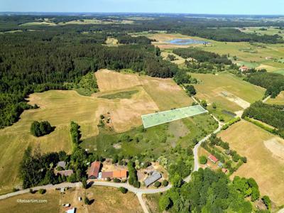 Malownicza działka nad jeziorem Blanki