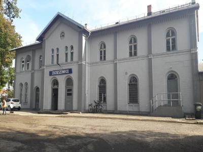 Krapkowicki (pow.), Zdzieszowice (gm.), Zdzieszowice, Dworcowa