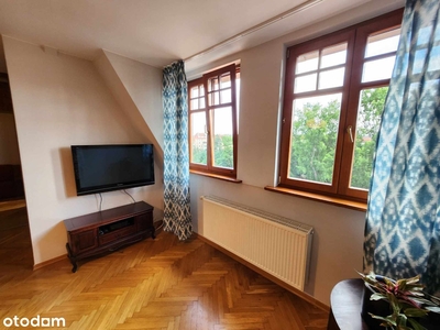 Trzy pokoje w apartamentowcu przy Parku Śląskim