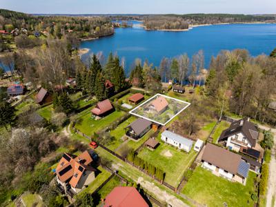 Dom letniskowy nad jeziorem Wulpińskim